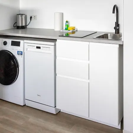 Worker Apartment Goch - 3 Single Box-Spring Beds - Parking * Гох