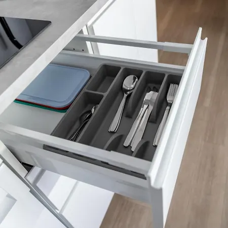 Worker Apartment Goch - 3 Single Box-Spring Beds - Parking * Гох